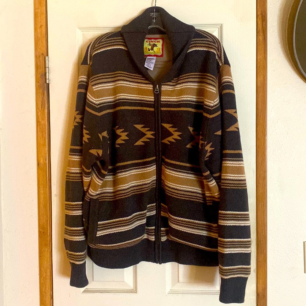 Cinch mens zip sweater w/ wind sheer liner.